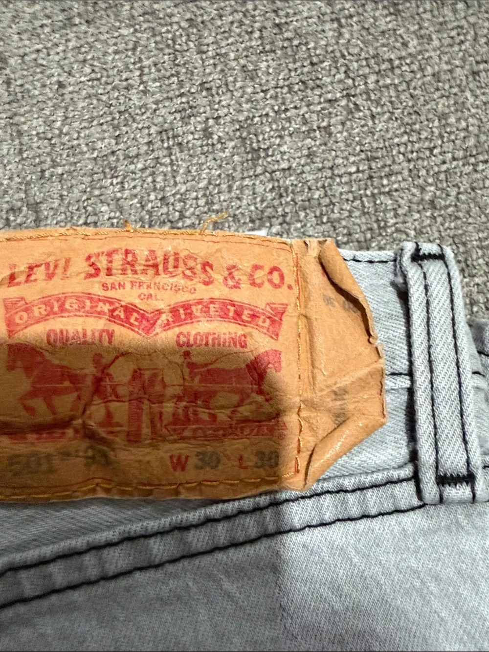 Levi's Men's Light Wash Relaxed Jeans with Red Tab